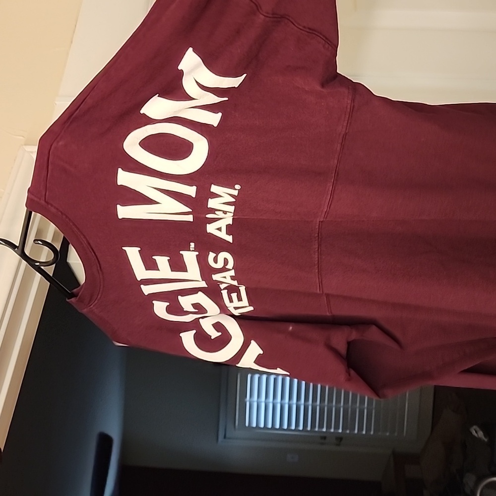 Women's s Large "Aggie Mom" Sweatshirt